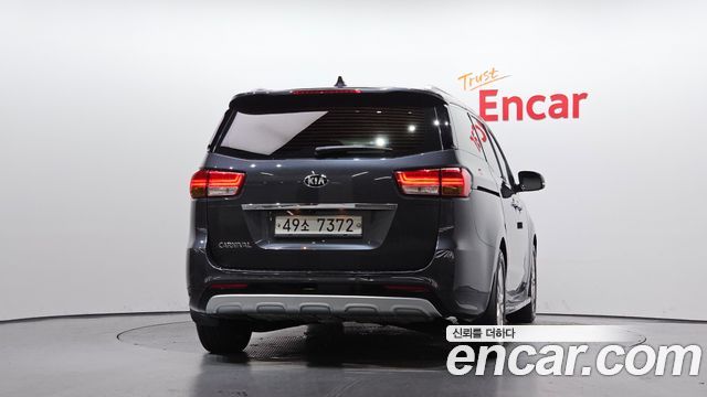 Kia Canival 2015 — photo 4