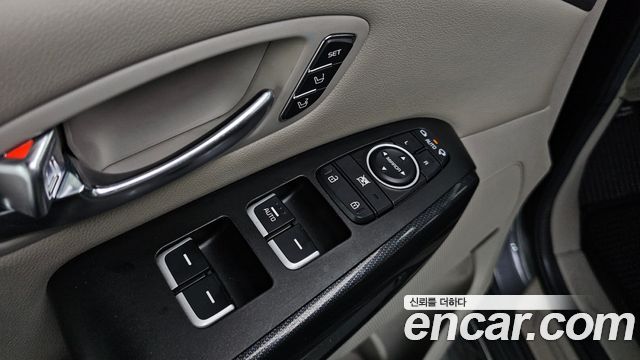 Kia Canival 2015 — photo 22