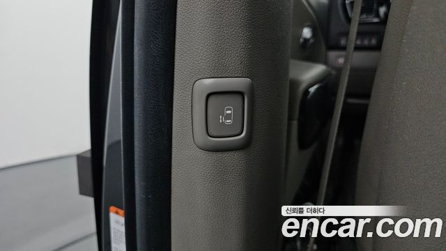 Kia Canival 2015 — photo 24