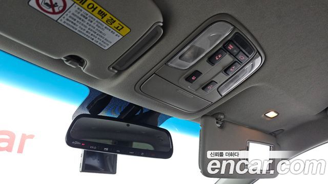 Kia Canival 2015 — photo 25