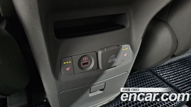 Kia Canival 2015 — photo 28
