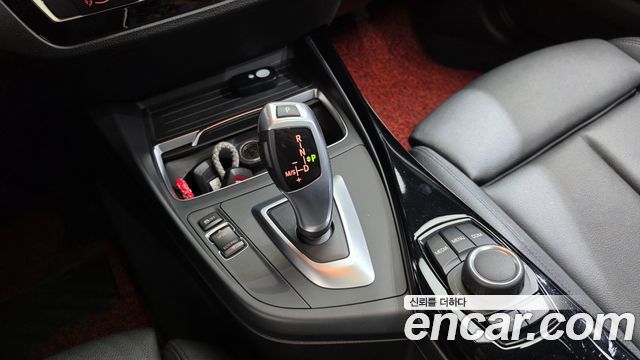 BMW 1-Series 2018 — photo 12