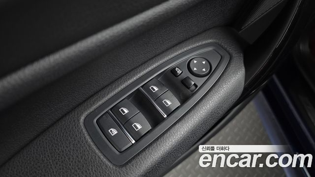BMW 1-Series 2018 — photo 28