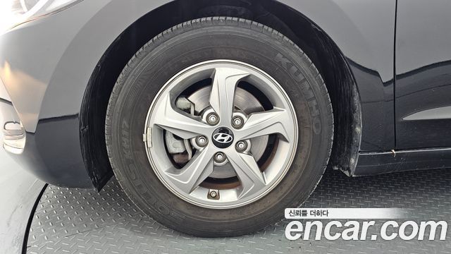 Hyundai AVANTE 2018 — photo 5