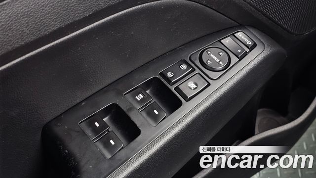 Hyundai AVANTE 2018 — photo 19