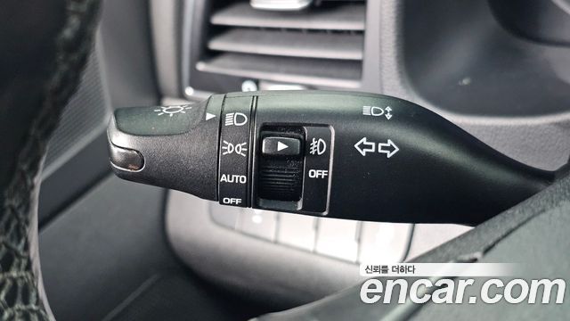 Hyundai AVANTE 2018 — photo 24