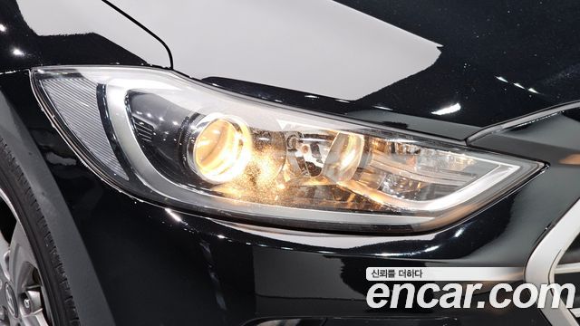 Hyundai AVANTE 2018 — photo 8
