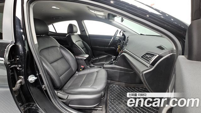 Hyundai AVANTE 2018 — photo 16