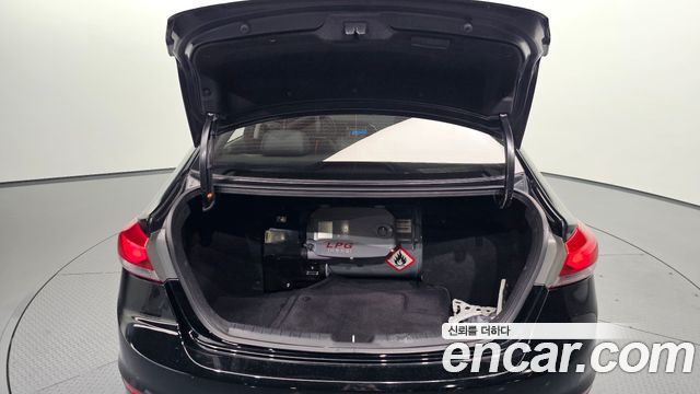 Hyundai AVANTE 2018 — photo 30