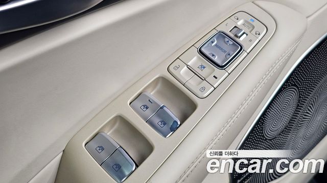Genesis EQ900 2016 — photo 19