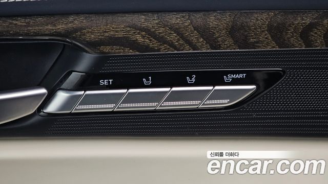Genesis EQ900 2016 — photo 21