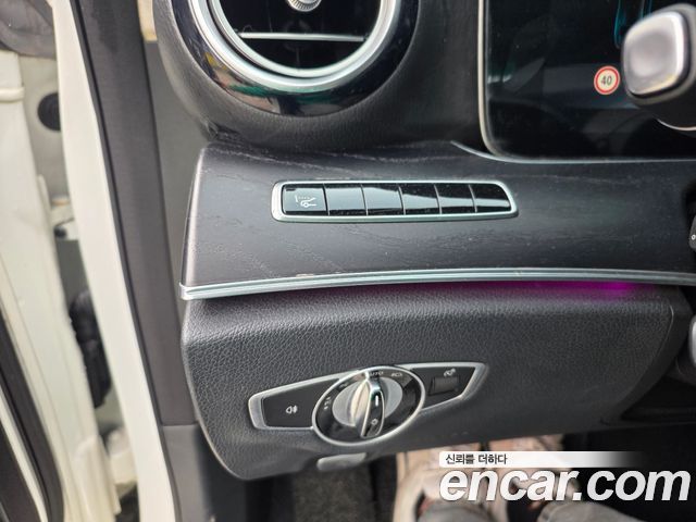 Mercedes-Benz E-Class 2017 — photo 9