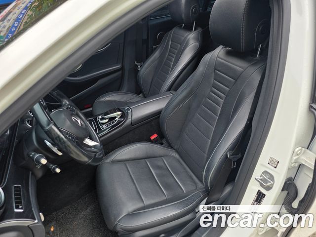 Mercedes-Benz E-Class 2017 — photo 12