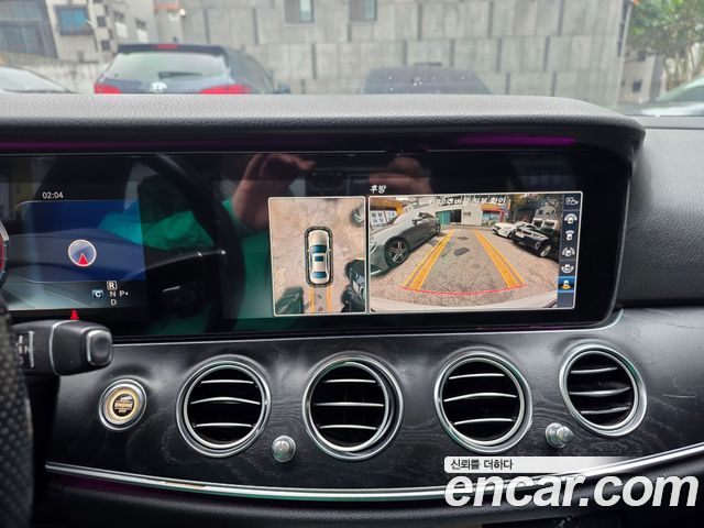 Mercedes-Benz E-Class 2017 — photo 17
