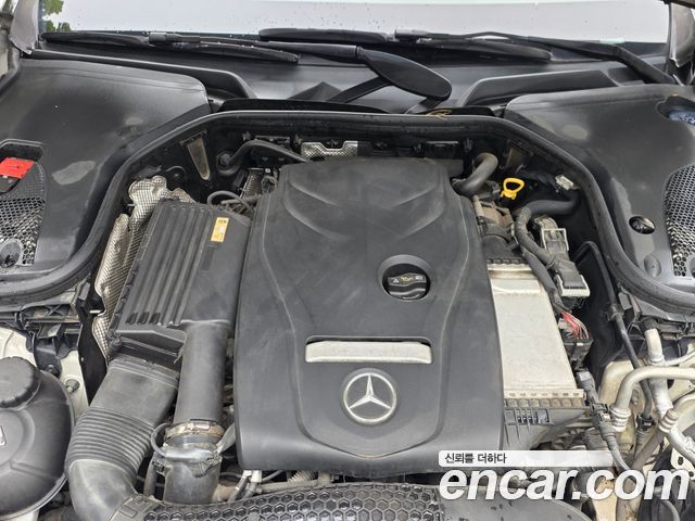 Mercedes-Benz E-Class 2017 — photo 18