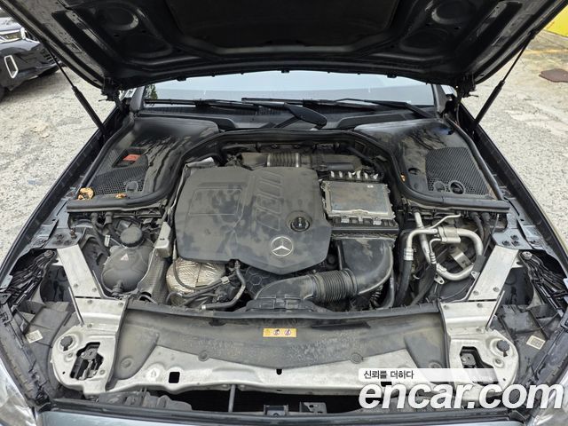 Mercedes-Benz E-Class 2017 — photo 7