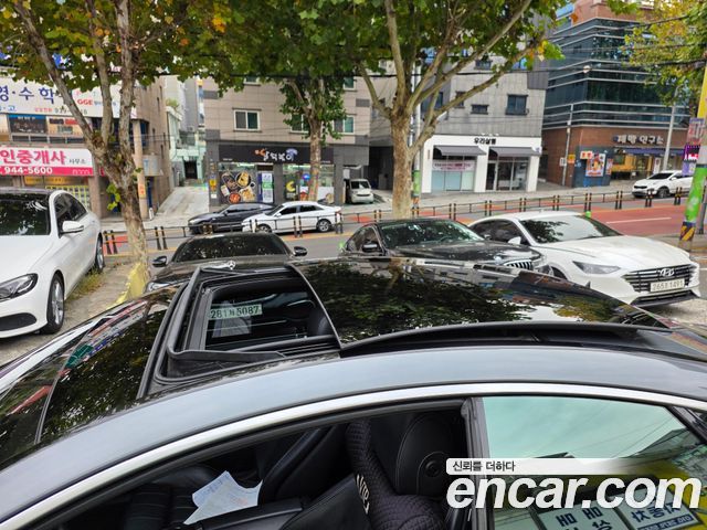 Mercedes-Benz E-Class 2017 — photo 12