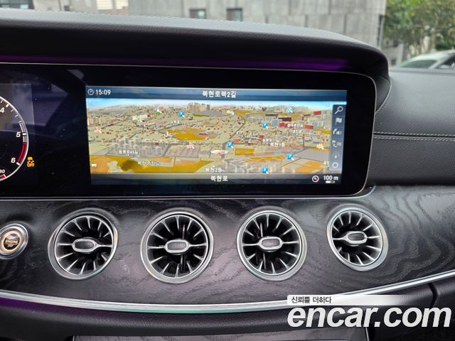 Mercedes-Benz E-Class 2017 — photo 16