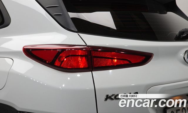 Hyundai Kona 2023 — photo 9