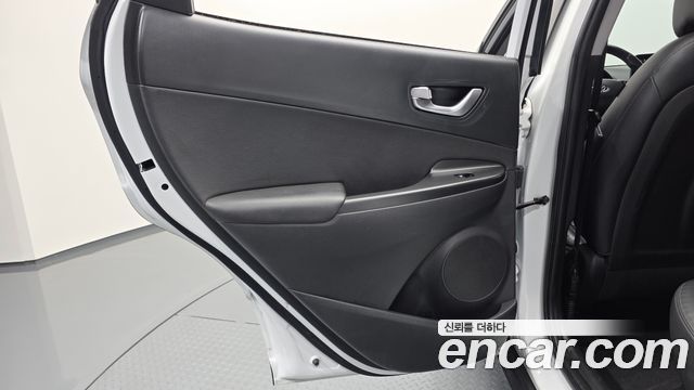 Hyundai Kona 2023 — photo 15