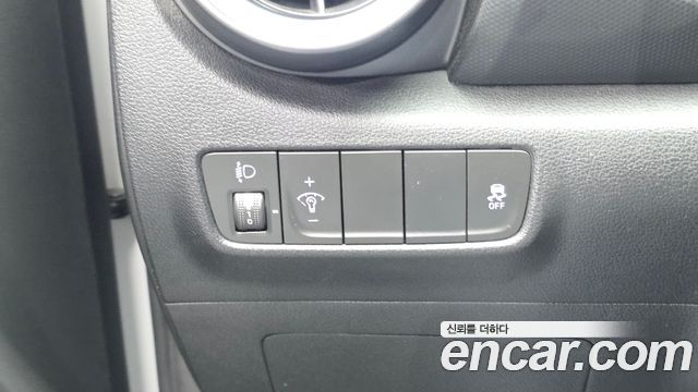 Hyundai Kona 2023 — photo 27