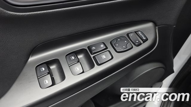 Hyundai Kona 2023 — photo 28