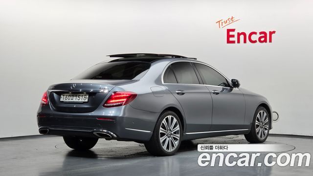 Mercedes-Benz E-Class 2020 — photo 2