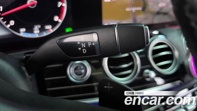 Mercedes-Benz E-Class 2020 — photo 9