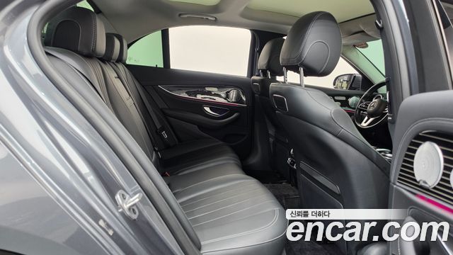 Mercedes-Benz E-Class 2020 — photo 12