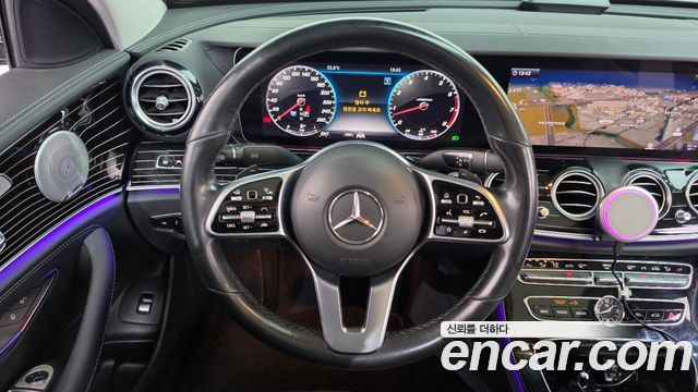 Mercedes-Benz E-Class 2020 — photo 13