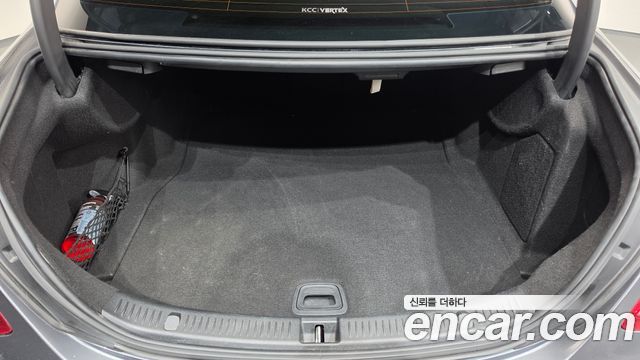 Mercedes-Benz E-Class 2020 — photo 20