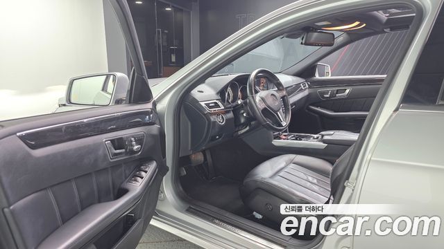 Mercedes-Benz E-Class 2015 — photo 10
