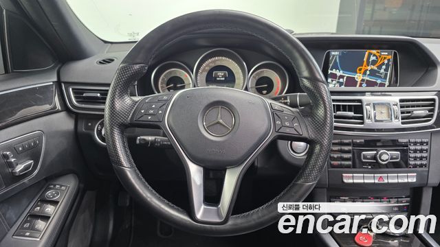 Mercedes-Benz E-Class 2015 — photo 13