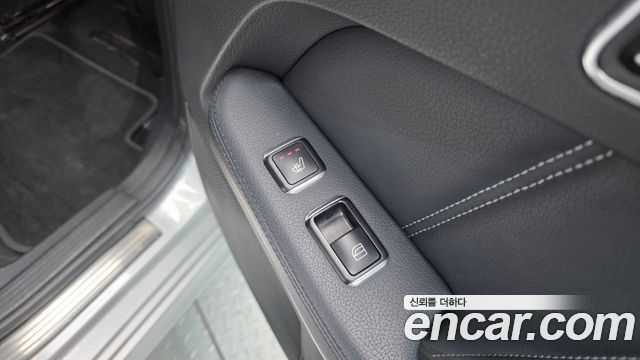 Mercedes-Benz E-Class 2015 — photo 19