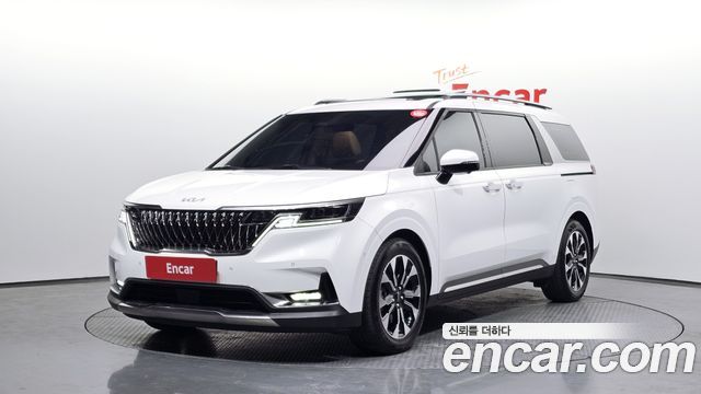 Kia Canival 2023 — photo 1