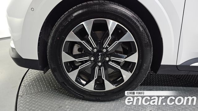Kia Canival 2023 — photo 5