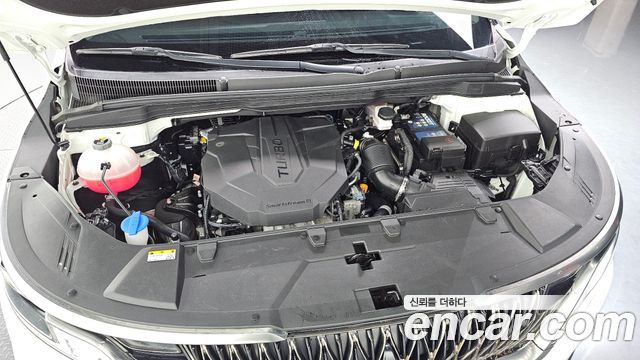 Kia Canival 2023 — photo 6