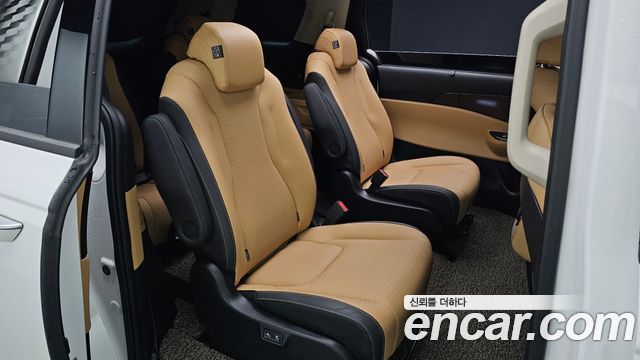 Kia Canival 2023 — photo 10