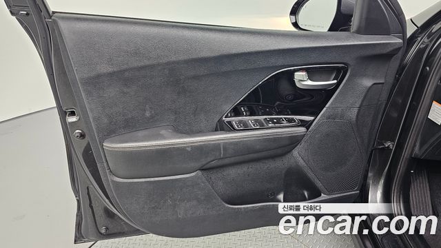 Kia Niro 2022 — photo 14