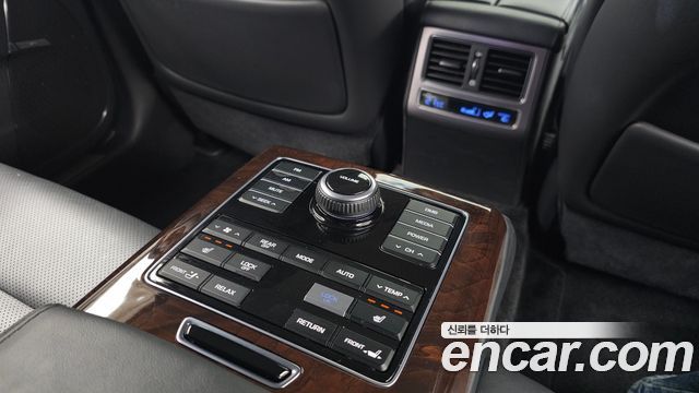 Hyundai Equus 2013 — photo 25