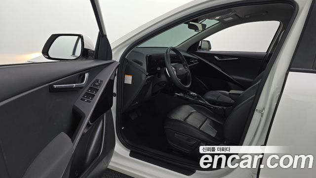 Kia Niro 2023 — photo 13