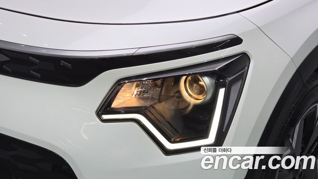 Kia Niro 2023 — photo 8