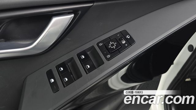 Kia Niro 2023 — photo 29