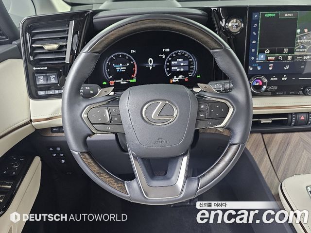 Lexus LM 2025 — photo 13