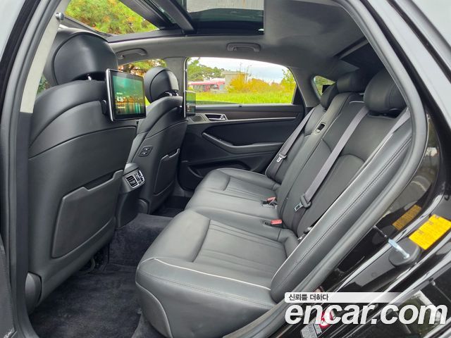 Genesis G80 2019 — photo 11