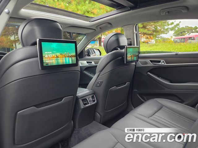 Genesis G80 2019 — photo 12