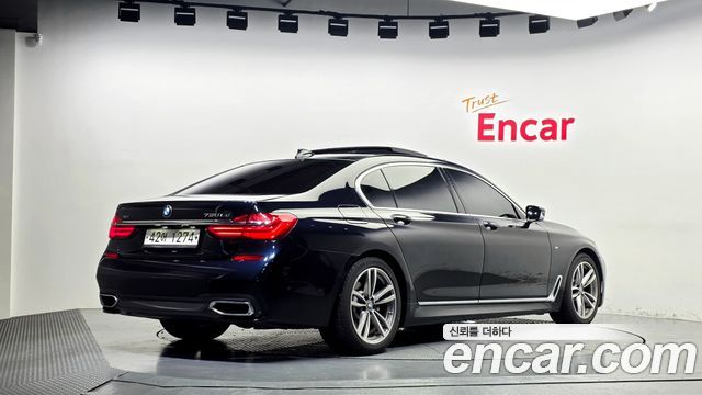BMW 7-Series 2018 — photo 2
