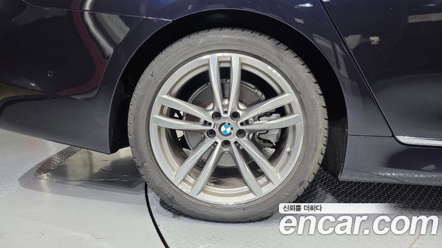 BMW 7-Series 2018 — photo 5