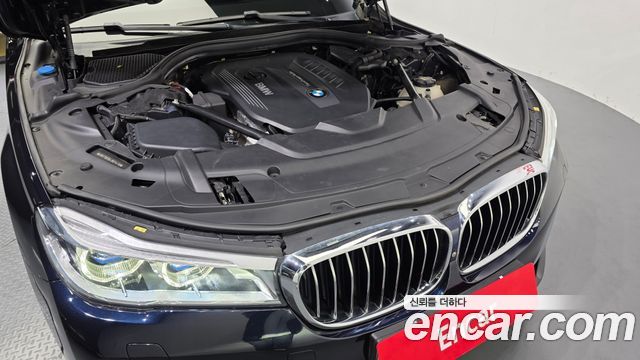 BMW 7-Series 2018 — photo 6
