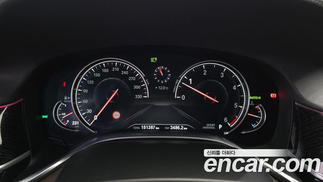 BMW 7-Series 2018 — photo 8